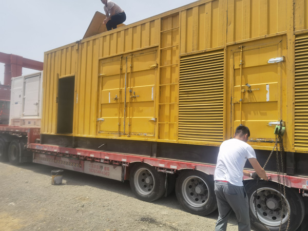 南山除了负载情况和发动机维护,还有哪些因素会影响 200kw 柴油发电机的油耗?